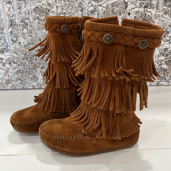 Minnetonka Suede Fringe Boots Toddler 9 - Picture 2 of 9